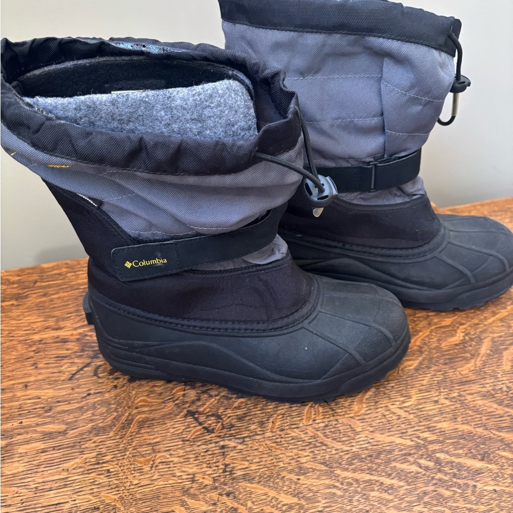Columbia Powderbug for Youth or Women Felt Lined Snow Boots